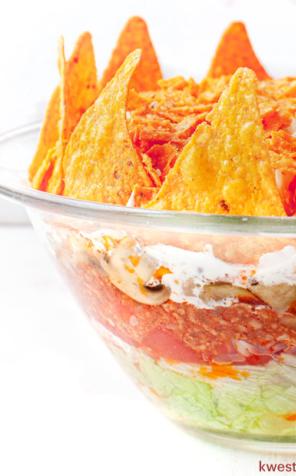 Zbliża się karnawał - polecamy niezawodną sałatkę