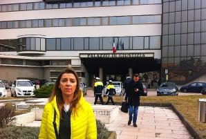 FILM-Un altro scandalo che coinvolge il giudice Daniela Ronzani di Treviso. Riceve prima della udienza l’avvocato di controparte che urla alla giudice. E poi prende le decizioni incubo per la madre Polacchache sta lottando per salvare la vita di suo figlio