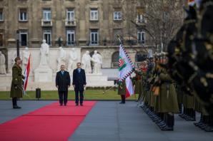 Węgry: Premier Mateusz Morawiecki w Budapeszcie: Wierzymy w Europę i europejskie wartości