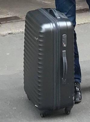 Qui reconnaît les escrocs qui ont soutiré des Bitcoins aux Polonais, en payant avec des faux billets de 500 euros ? L’affaire a été dénoncée aux Carabinieri italiens et la recherche des malfaiteurs est commencée par les agents de l’Agence de Dét. Rutkowski