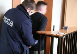 Policjanci zatrzymali dwóch 18-latków, którzy wczoraj strzelali do tramwajów w Krakowie