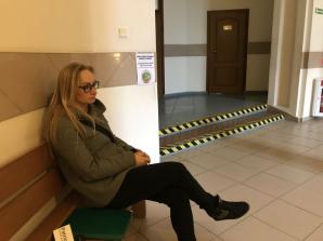 [VIDEO] TOGI BEZ SUMIEŃ: Matka od pół roku nie ma dziecka a Prezes Sądu Okręgowego w Radomiu Marta Łobodzińska - czasu, dla niej! Mimo że to przez niedbalstwo jej podwładnych, dziecko od pół roku jest przetrzymywane nielegalnie przez ojca-porywacza!