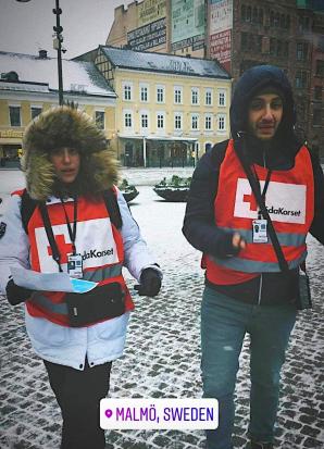 [VIDEO] Zapaliliśmy świecę przed Ambasadą Szwecji w Warszawie sprzeciwiając się zbrodniczej polityce tego kraju odbierającego dzieci naturalnym rodzicom! [PL/SE]