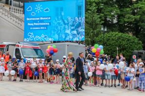 [VIDEO] Bezpieczne wakacje z parą prezydencką