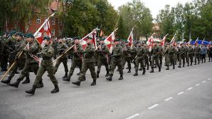 [VIDEO] Bezpieczeństwo naszej ojczyzny jest bezcenne. Wojsko współpracuje ze Strażą Graniczną w zabezpieczaniu granicy polsko-białoruskiej w związku z trwającym kryzysem migracyjnym 