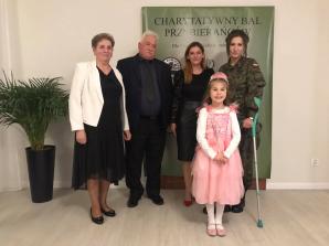 [VIDEO] Jechali na ślub, on zginął. Charytatywny bal przebierańców dla Katarzyny Siudej. Prezenty na licytację podarował m.in. Krzysztof Rutkowski 