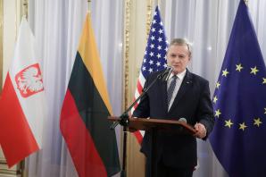 Wicepremier Gliński w Konsulacie Generalnym RP w Nowym Jorku: My, wolne narody Europy i Ameryki, stajemy ramię w ramię z naszymi braćmi z Ukrainy