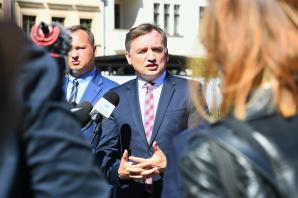 Minister Sprawiedliwości zwróci się do premiera o zwołanie nadzwyczajnego posiedzenia Rady Europejskiej