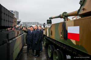 [VIDEO] Prezydent, Wicepremier, oraz Szef BBN: Południowokoreańskie uzbrojenie dla polskiej armii już w Polsce.
