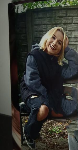 RUTKOWSKI: W Krakowie zaginęła 16-letnia DOMINIKA GORCZYCA. Ostatni raz widziana była 27 grudnia 2022 w galerii handlowej Serenada. Wiesz gdzie jest? Dzwoń na numer alarmowy 600 007 007