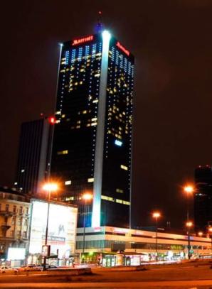 [VIDEO] Biuro RUTKOWSKI ujawnia oszustkę wśród celebrytów! To Izabela T., II wicemiss Polonia z 1991 r.! Warszawski Hotel Marriott przerwał wczoraj galę  „Woman Poland 40+” za którą ona jako organizatorka nie zapłaciła!