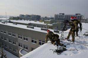 [VIDEO] Policyjni kontrterroryści - pomocnikami Mikołaja