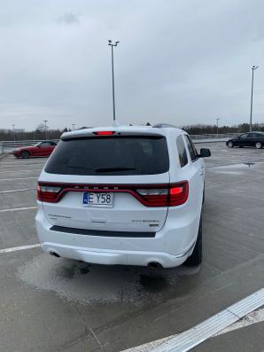 [VIDEO] RUTKOWSKI: Julinek Park pod Warszawą i zuchwała kradzież białego Dodge Durango – Biuro Rutkowski poszukuje sprawców!