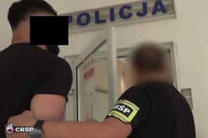 [VIDEO] Ścigany za rozbój na jubilerze w rękach policjantów CBŚP i KWP w Białymstoku