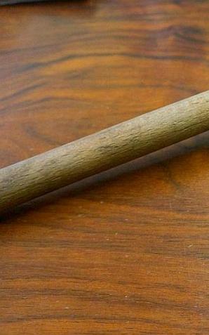 Akcja jak z filmu. Na końcu pobił tłuczkiem do mięsa 69-latka