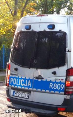 Policjanci nie dopuścili do bójki pseudokibiców i zatrzymali 12 osób