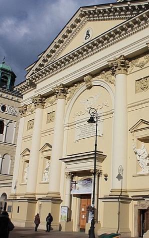 Warszawa: Kościół św. Anny pięknieje dzięki dotacjom miasta
