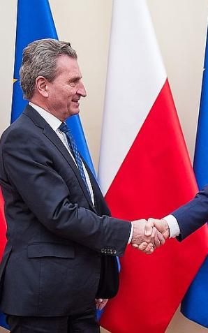 Premier Mateusz Morawiecki spotkał się z komisarzem UE ds. budżetu i zasobów ludzkich