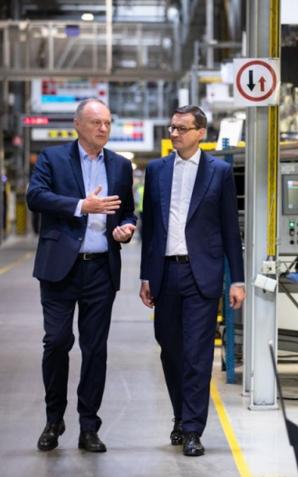 [VIDEO] Premier Mateusz Morawiecki w fabryce Opla w Gliwicach