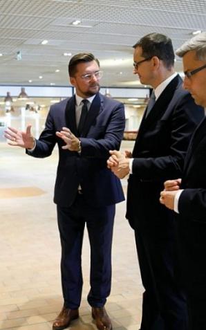 [VIDEO] Katowice: Premier zainaugurował budowę instytucji naukowych