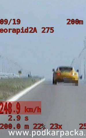 [VIDEO] Pędził z prędkością 248 km/h, został zatrzymany przez „SPEED”