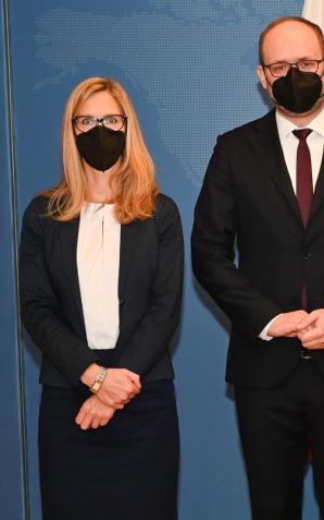 Wizyta wiceszefa polskiej dyplomacji w Wilnie. Polska i Litwa z niepokojem odnotowały postępującą eskalację napięć w regionie poprzez gromadzenie znacznych sił wojskowych Rosji wokół granic Ukrainy i na Białorusi