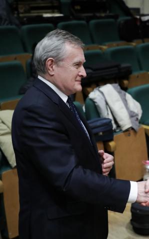 Muzycy z Kijowa z włoskim dyrygentem Luigim Gaggero są już w Polsce. Zagrają w Warszawie, Łodzi, Berlinie, Hamburgu, Dreźnie