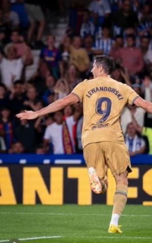 Robert Lewandowski strzela dwie bramki, a Sergi Roberto strzela gola w 90 minucie i pieczętuje los klubu Real Valladoid