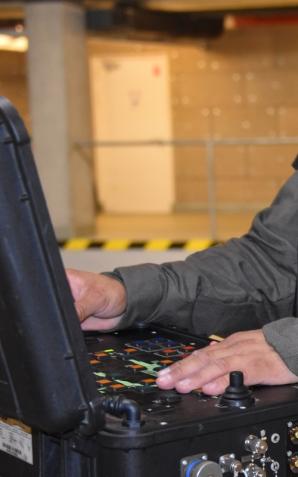 Kurier prawie zatrzymał ruch lotniczy  