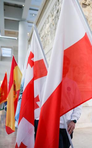 [VIDEO] Prezydent Andrzej Duda z Małżonką Agatą Kornhauser–Dudą oraz przedstawicielami Polskiego Komitetu Olimpijskiego i wybitnymi polskimi sportowcami wzięli udział w uroczystości przekazania Ognia Pokoju