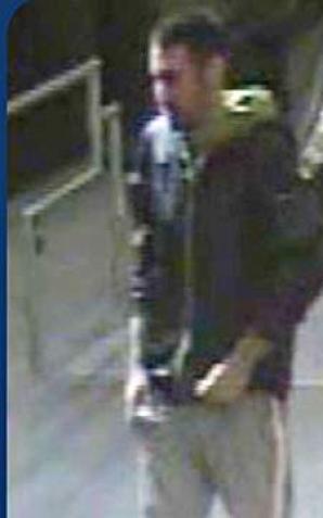 [VIDEO] Czy rozpoznajesz tego mężczyznę? !!!! Usiłował wepchnąć na tory dwie osoby