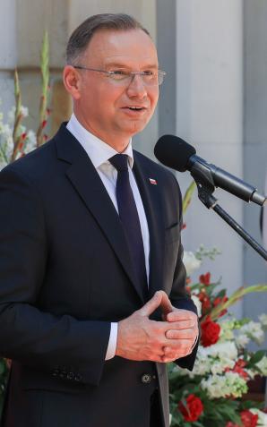 Z okazji Dnia Samorządu Terytorialnego Prezydent Andrzej Duda zaprosił w piątek do ogrodów Pałacu Prezydenckiego samorządowców ze wszystkich szczebli i ze wszystkich stron sceny politycznej, w tym przede wszystkim najmłodszych radnych