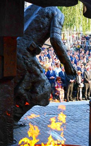 [VIDEO] Hołd dla bohaterów Powstania Warszawskiego złożyli Prezydent RP Andrzej Duda i Prezydent Niemiec Frank Walter Steinmeier
