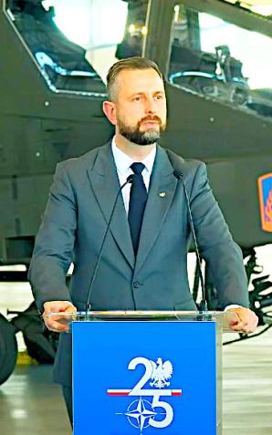 Umowa na 96 śmigłowców uderzeniowych AH-64E Apache podpisana