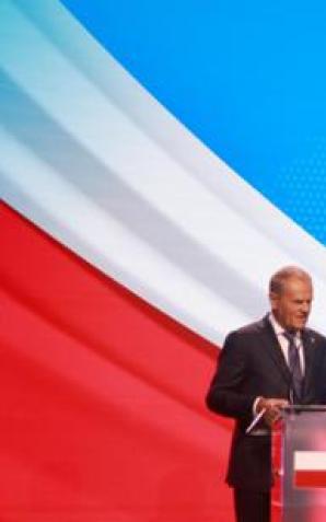 O odpartyjnieniu i powrocie do profesjonalizacji służby zagranicznej mówił Premier Donald Tusk na spotkaniu  z szefami misji dyplomatycznymi i stałymi przedstawicielstwami RP