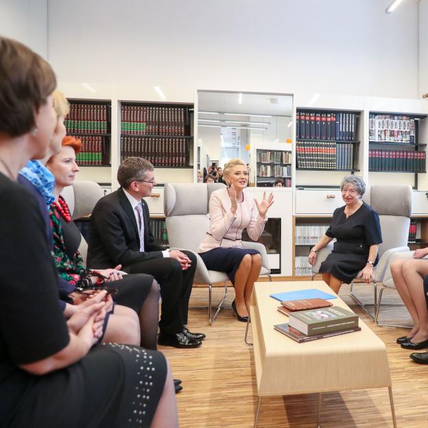 Pierwsza Dama: Nowoczesna biblioteka to okno na świat