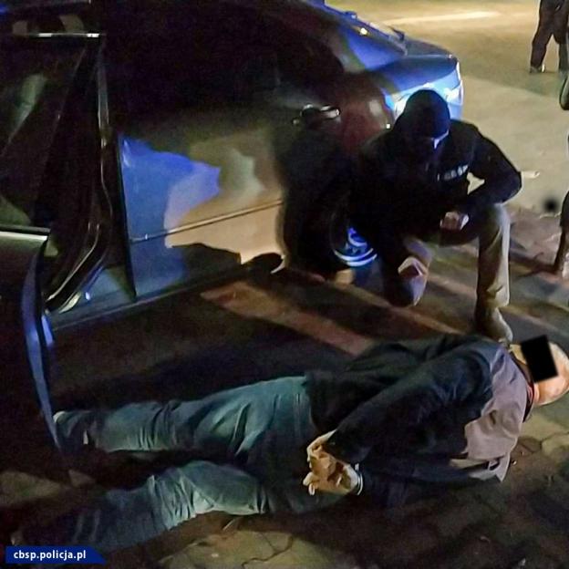 [VIDEO] Grozili porwaniem dziecka w przypadku nie zapłacenia rzekomego długu