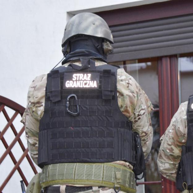 [VIDEO] Handlowali nielegalnymi papierosami. Zatrzymano pięciu Polaków oraz Ormianina. 