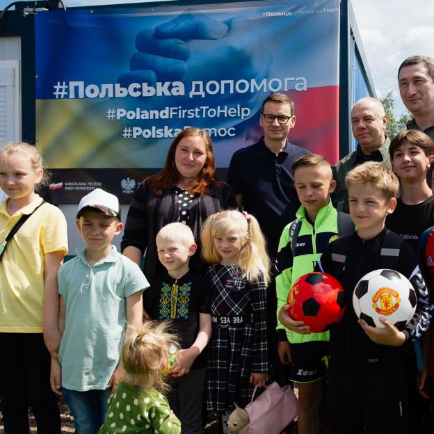 [VIDEO] Premier w obwodzie kijowskim: polskie firmy będą brały udział w odbudowie, ale najpierw trzeba obronić Ukrainę