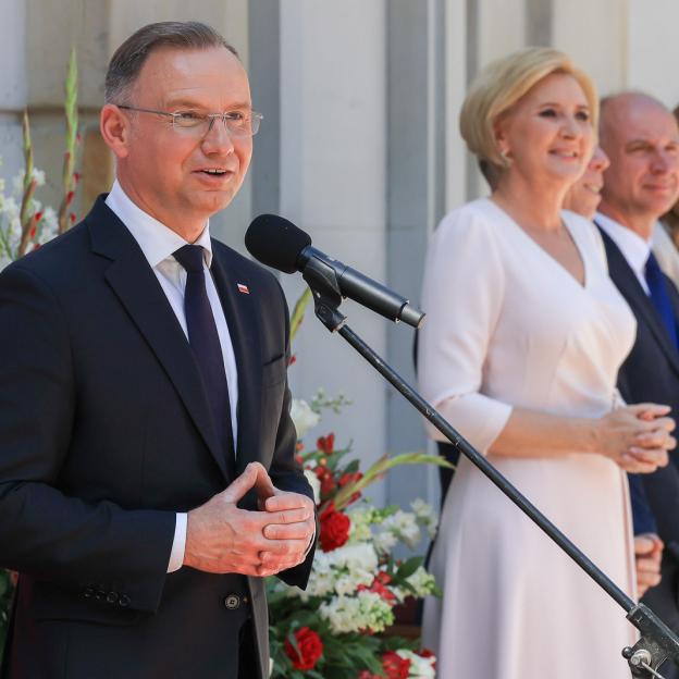 Z okazji Dnia Samorządu Terytorialnego Prezydent Andrzej Duda zaprosił w piątek do ogrodów Pałacu Prezydenckiego samorządowców ze wszystkich szczebli i ze wszystkich stron sceny politycznej, w tym przede wszystkim najmłodszych radnych