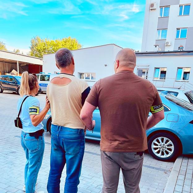 [VIDEO] Areszt dla motocyklisty, który złamał dożywotni zakaz - pijany jechał 206 km/h i uciekał