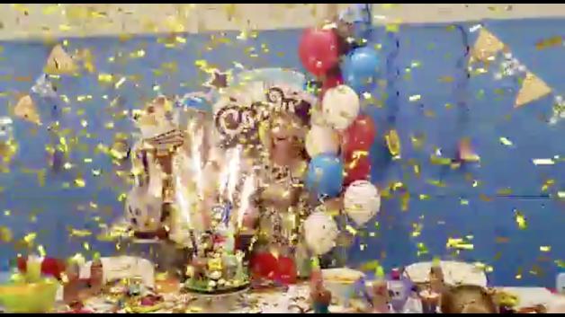 [VIDEO] Feta Mai i Krzysztofa Rutkowskich w amerykańskim stylu na 6 urodziny synka Krzysia!