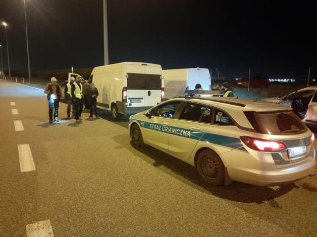 [VIDEO] Przewozili 834 kg nielegalnego tytoniu!