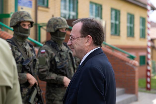Minister Mariusz Kamiński spotkał się z funkcjonariuszami ochraniającymi polsko-białoruską granicę