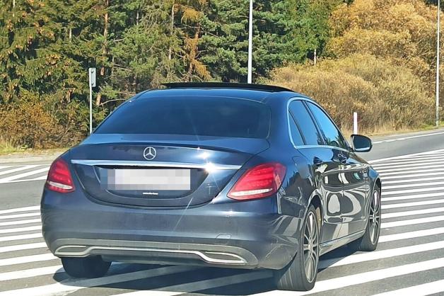 Holenderskiego mercedesa na ukraińskich tablicach kupił Słowak na ustną umowę w Zakopanem