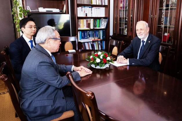 Wizyta ambasadora Singapuru u wicemarszałka Rafała Grupińskiego